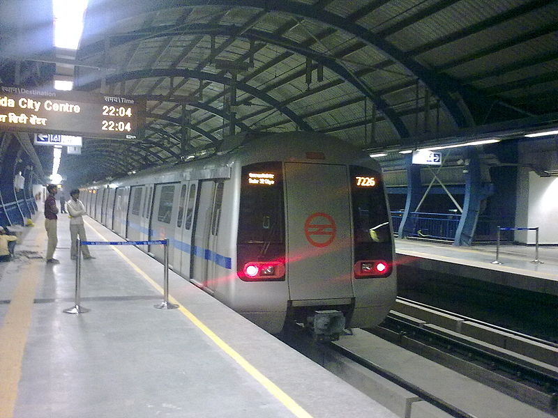 800px-Noida_Metro7