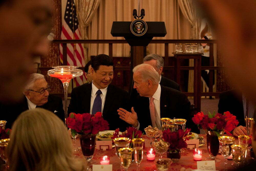 Joe Biden talking to Xi Jinping
